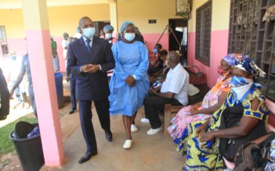 Le Dr Manaouda Malachie visite les Hôpitaux de Districts de Djoungolo et d’Efoulan